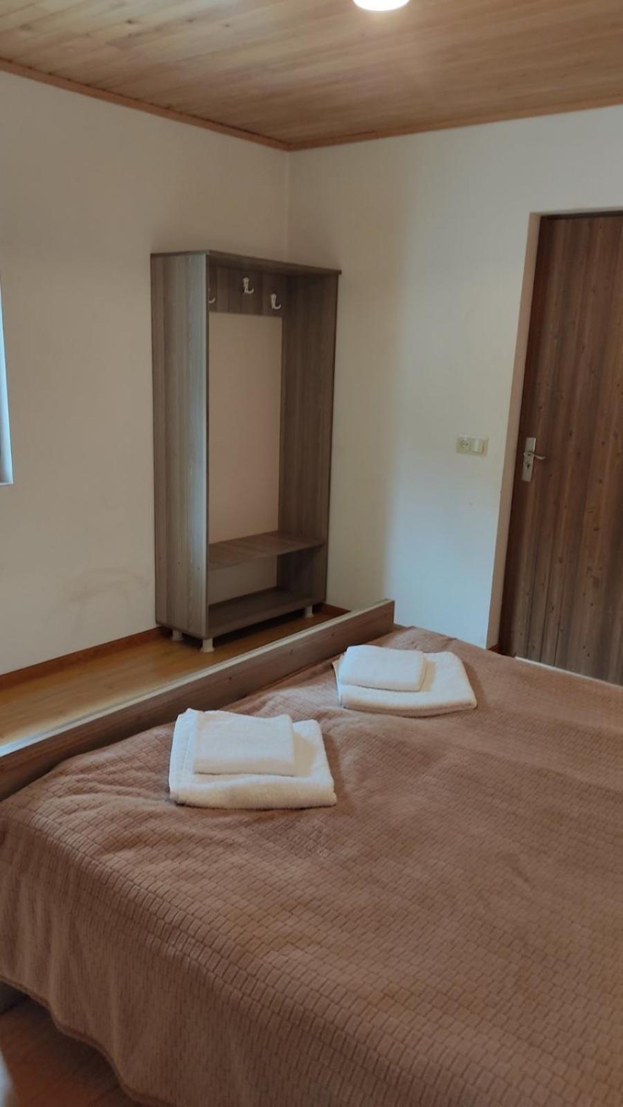 Guesthouse Mabu - 4 Newly Built Rooms In The Heart Of Mestia Kültér fotó