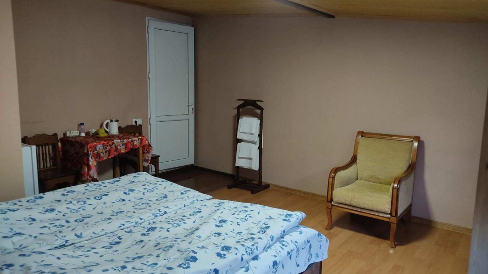 Guesthouse Mabu - 4 Newly Built Rooms In The Heart Of Mestia Kültér fotó